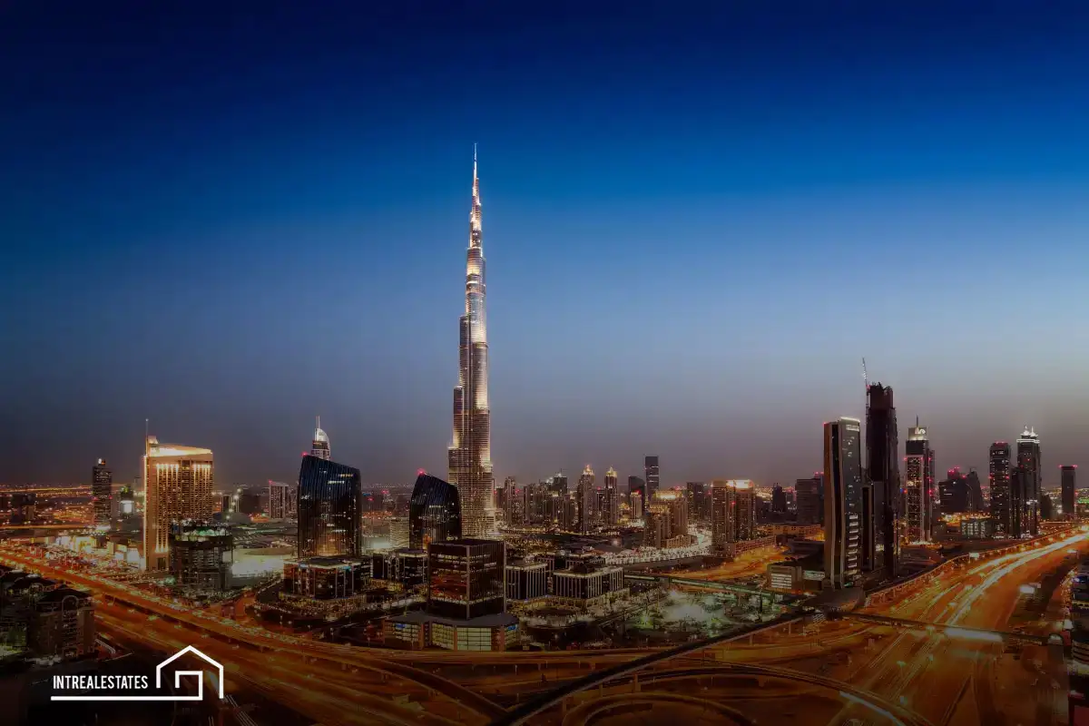 Is Dubai Better or Canada? 3 5